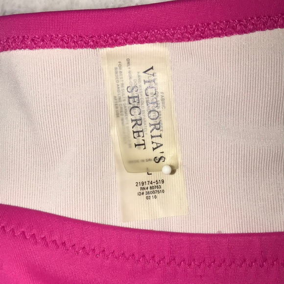 Victoria’s Secret bikini. - Picture 9 of 10